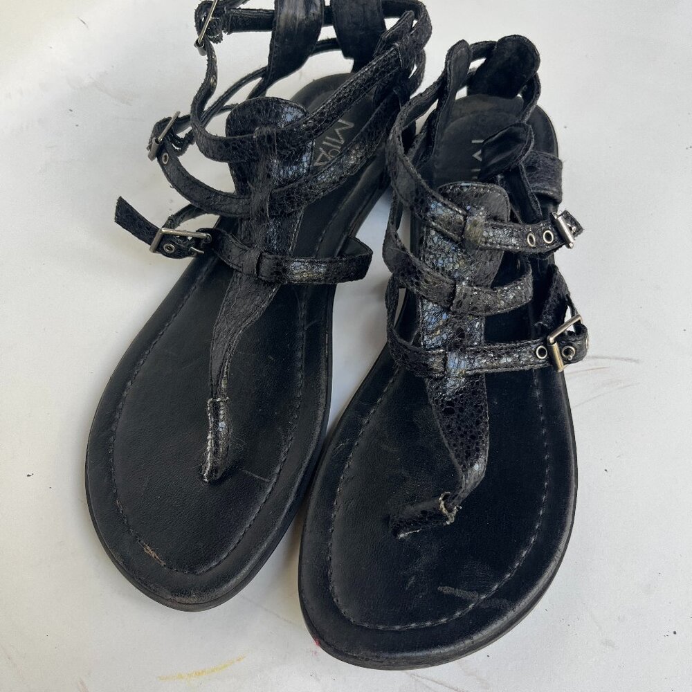 Mia Hyram Black Snakeskin Gladiator Triple Closure Thong Flat Sandals, Size 8.5